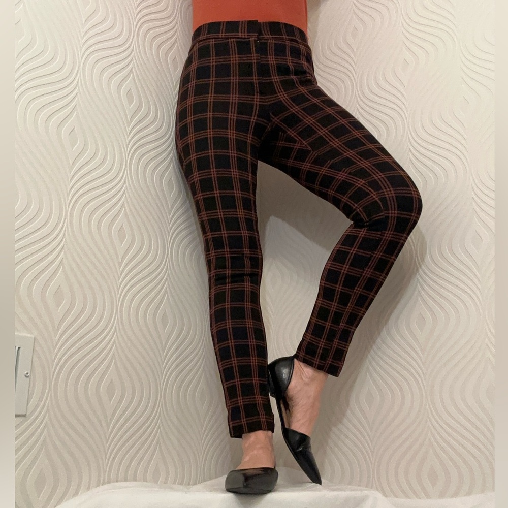 Nordstrom Rack Black and Rust Plaid Ankle Pants, Stretch, Zipper and Button XS - Picture 2 of 16